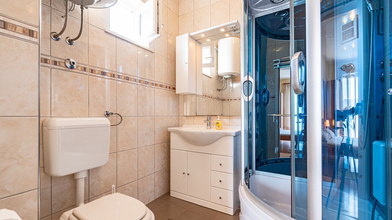 Photo of Bathroom in Cove Tri Zala (Zrnovo)