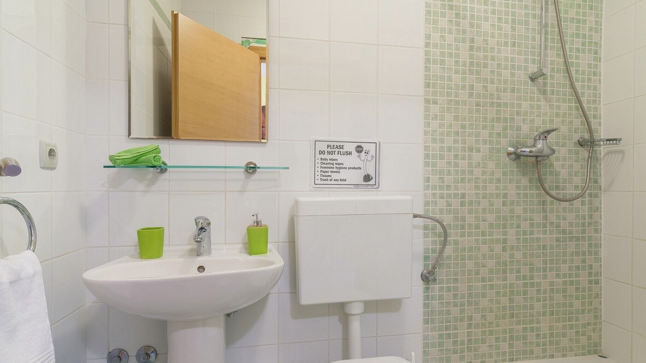 Photo of Bathroom in Nin