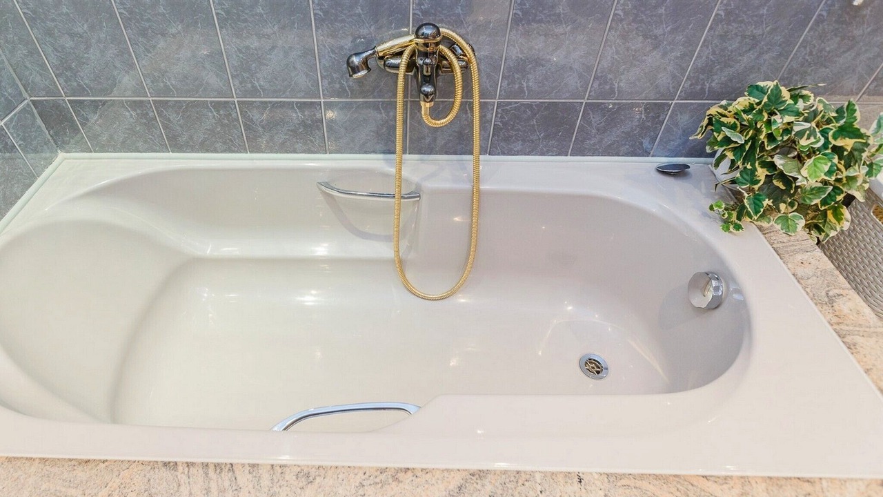 Photo of Bathroom in Duce