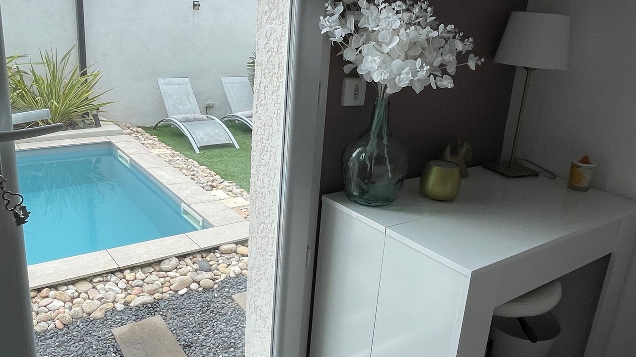 Photo of Outdoor in Claret