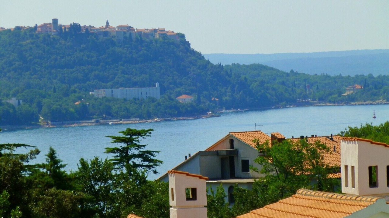 Photo of Others in Omisalj