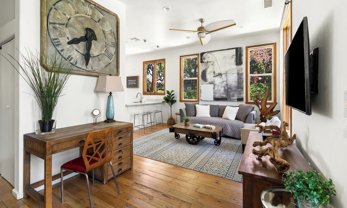 Photo of Livingroom in Carlson Park
