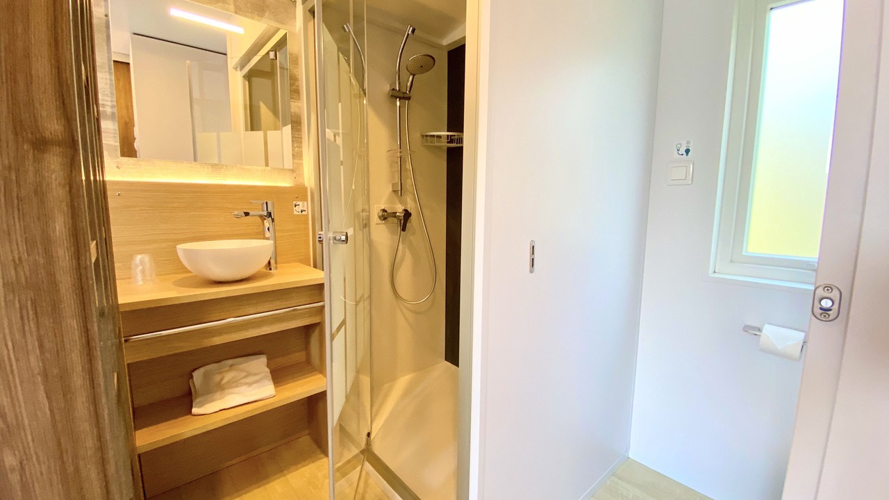 Photo of Bathroom in Epiniac