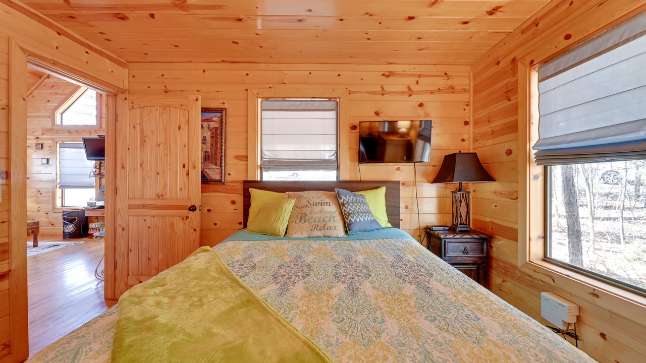 Photo of Bedroom in Broken Bow