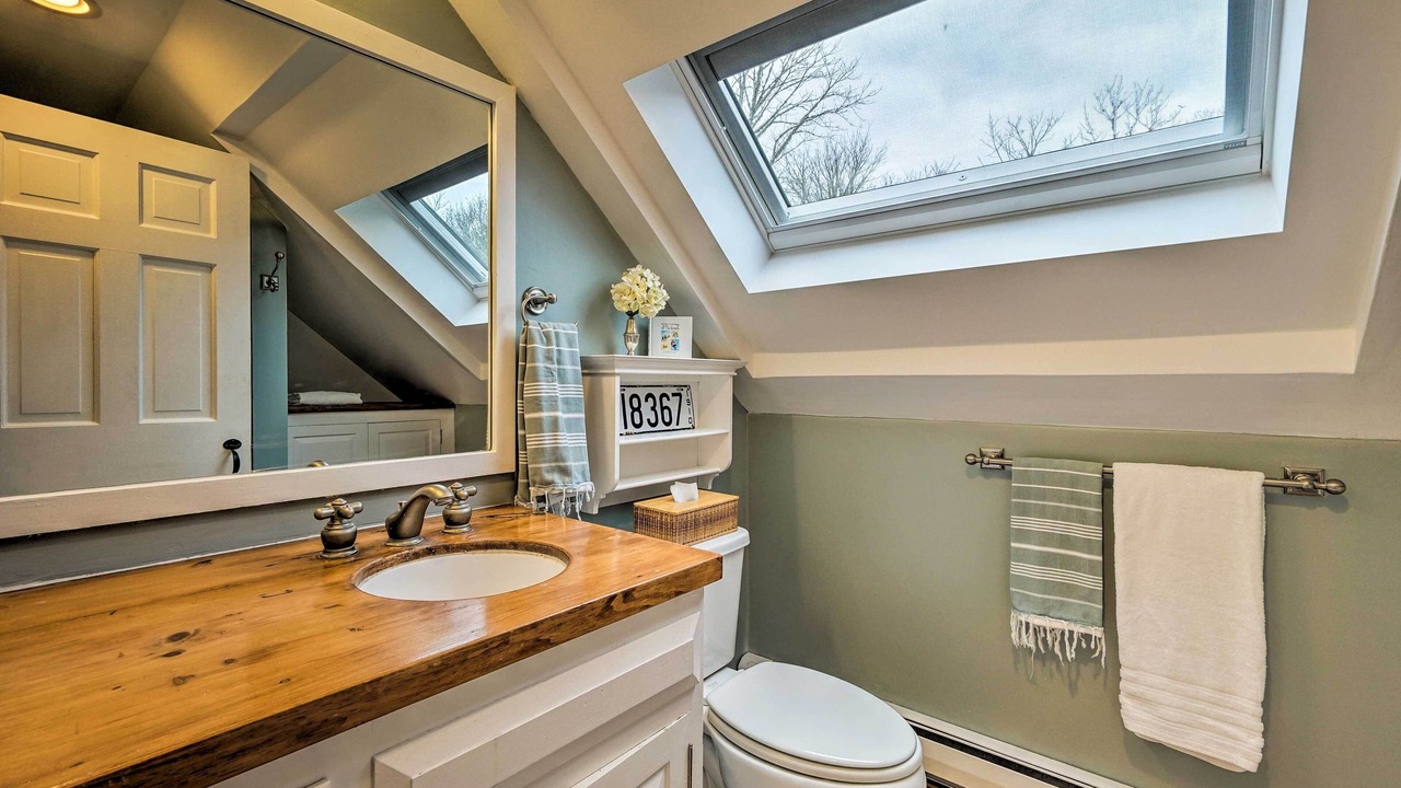 Photo of Bathroom in East Orleans