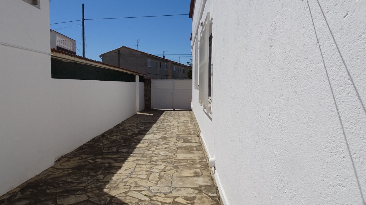 Photo of Outdoor in Clara