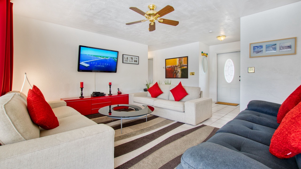 Photo of Livingroom in Caloosahatchee