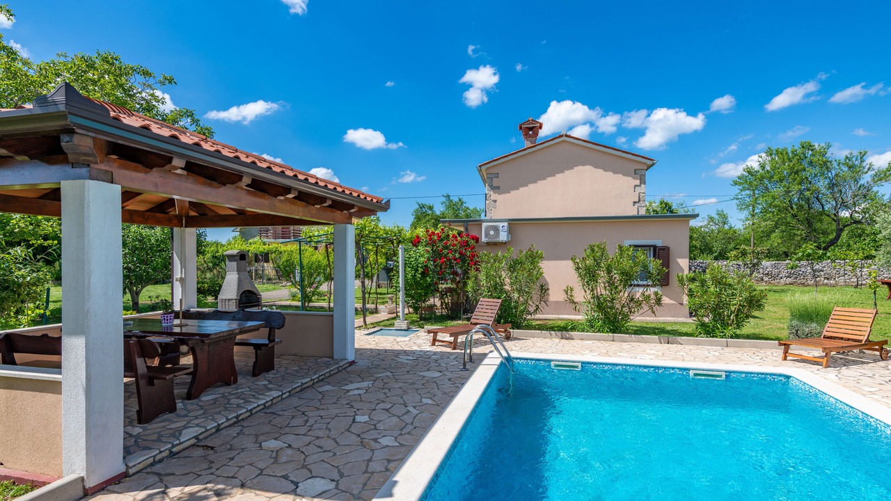 Photo of Outdoor in Brgod