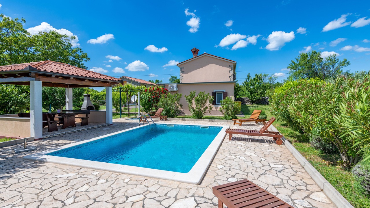 Photo of Outdoor in Brgod