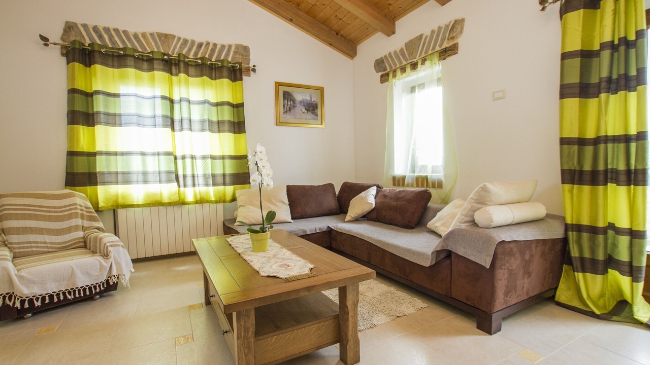 Photo of Livingroom in Pican