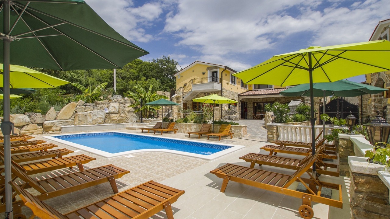 Photo of Outdoor in Pican