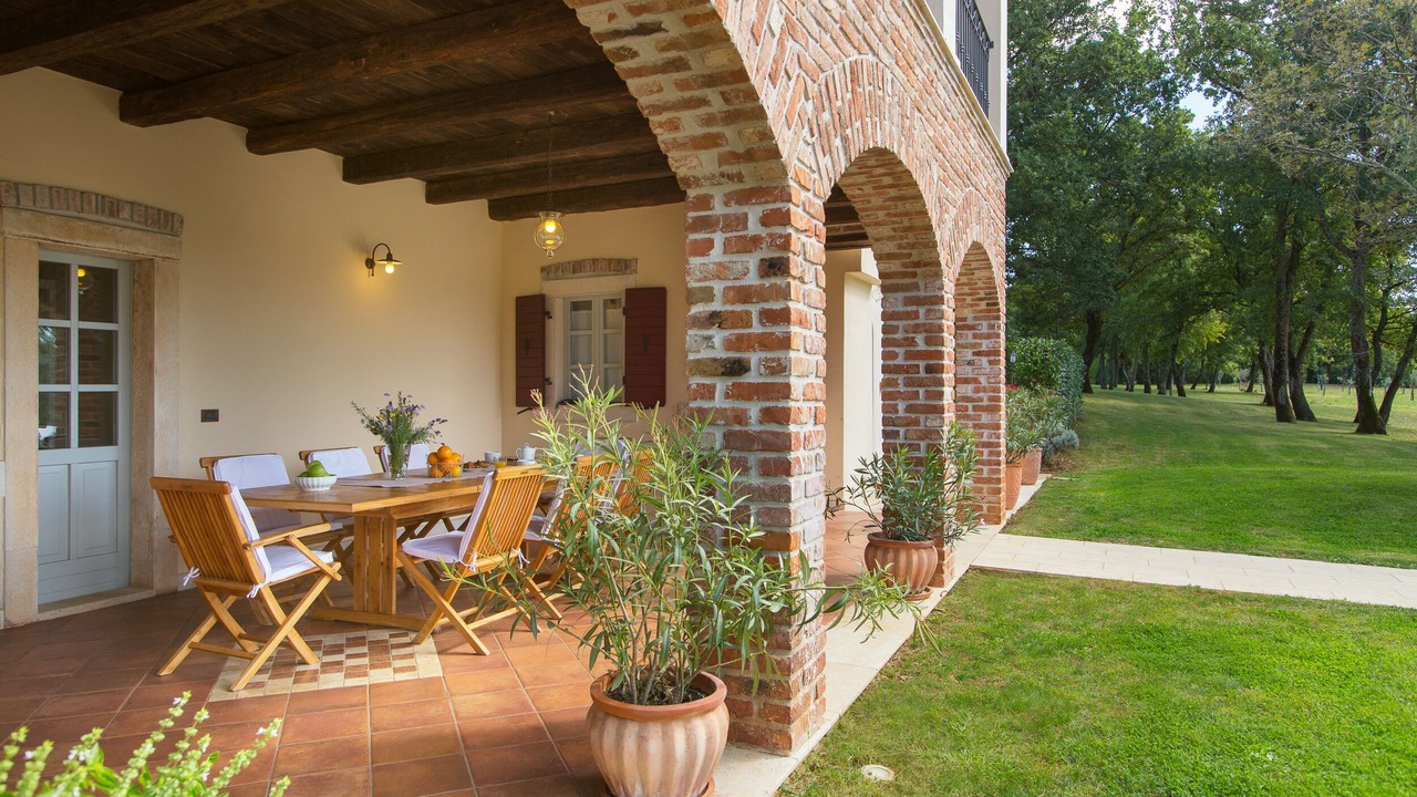 Photo of Patio Balcony in Filipini