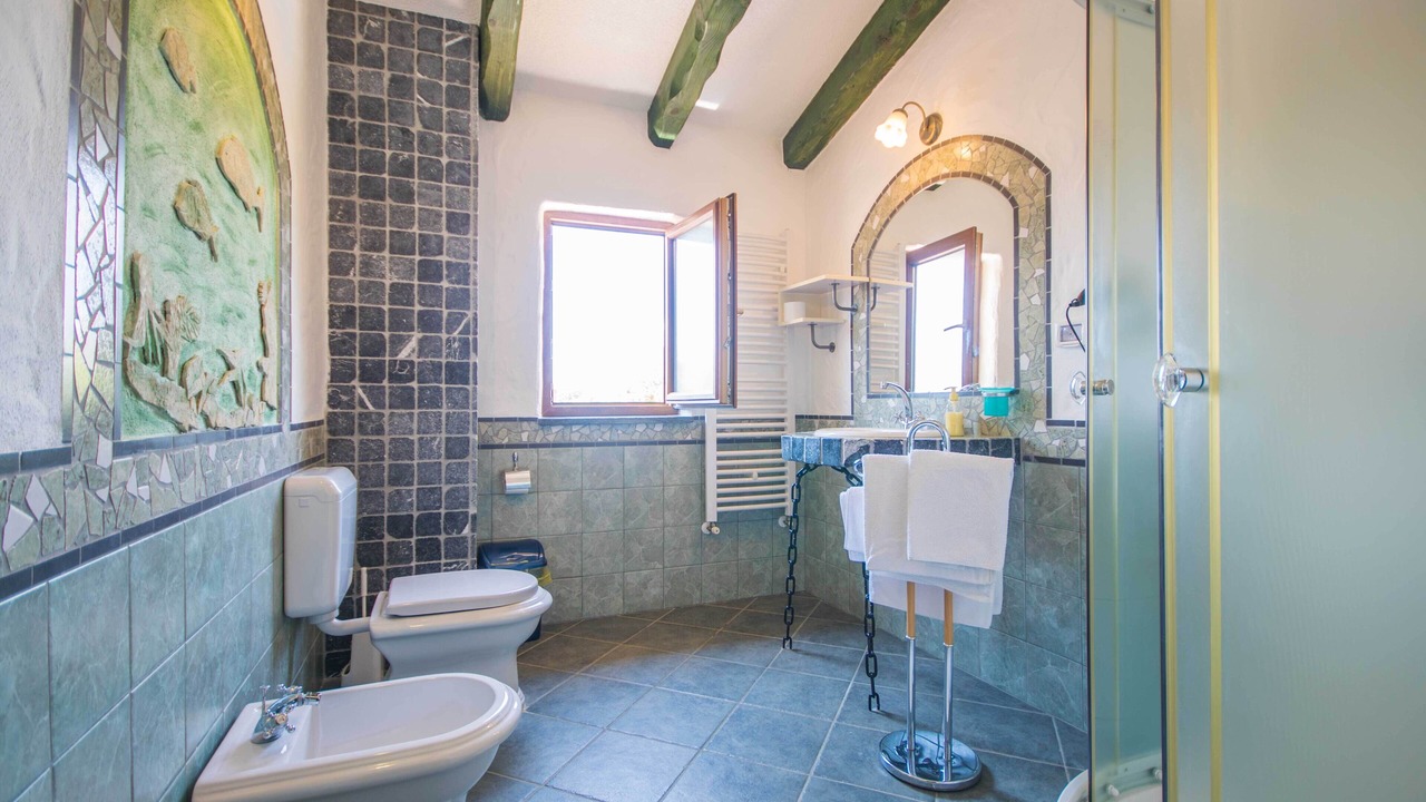 Photo of Bathroom in Topid