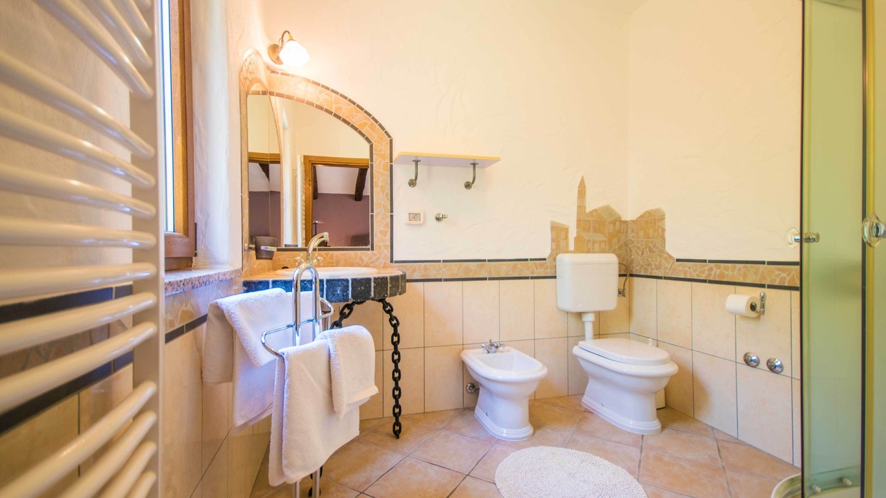 Photo of Bathroom in Topid