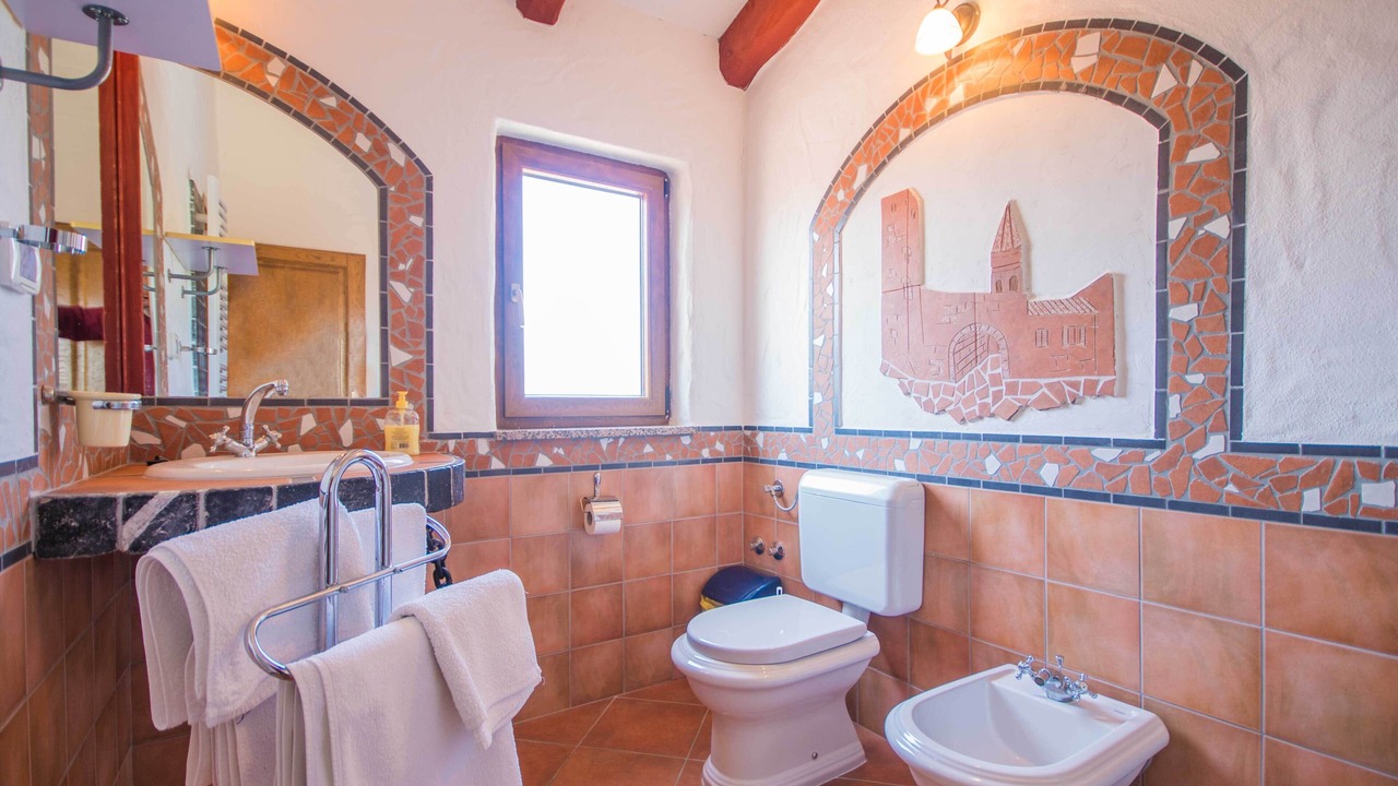 Photo of Bathroom in Topid