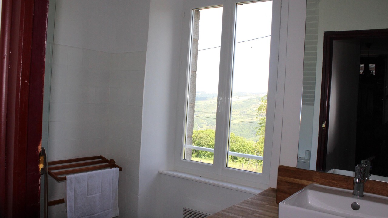 Photo of Bathroom in Brousse-le-Chateau