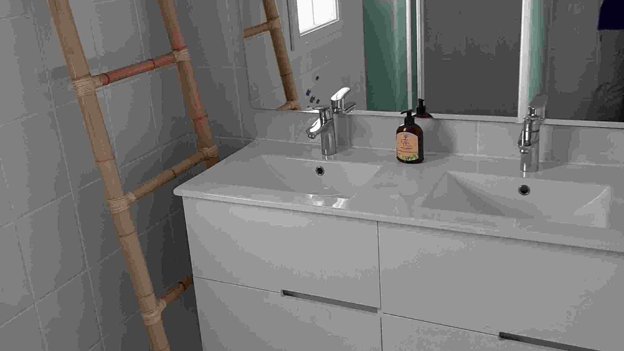 Photo of Bathroom in Barbatre