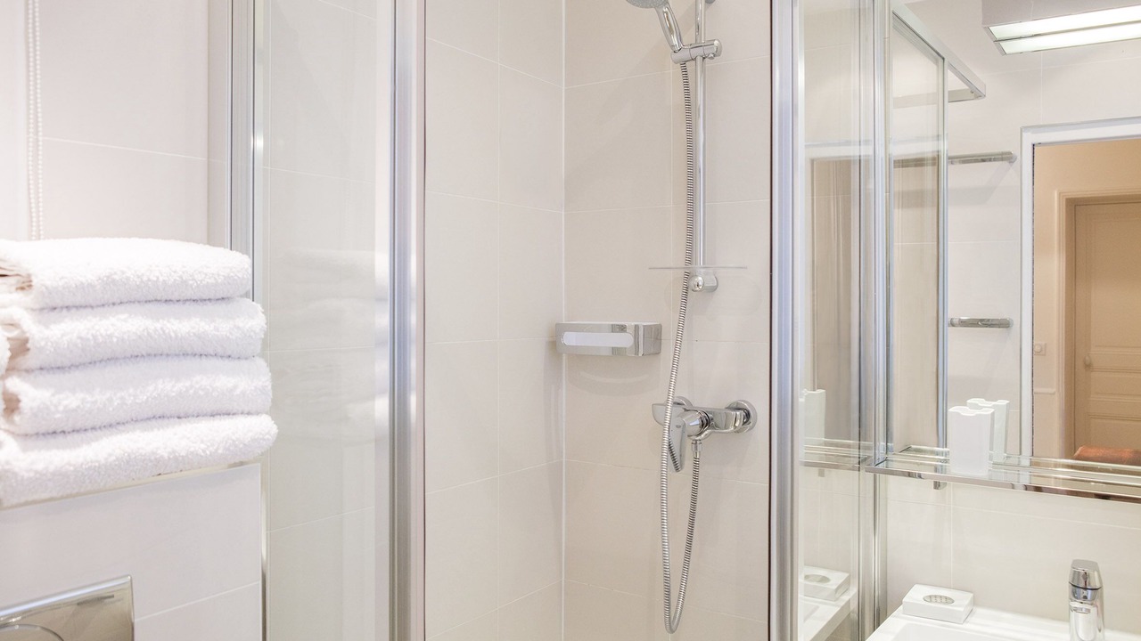 Photo of Bathroom in 4th Arrondissement