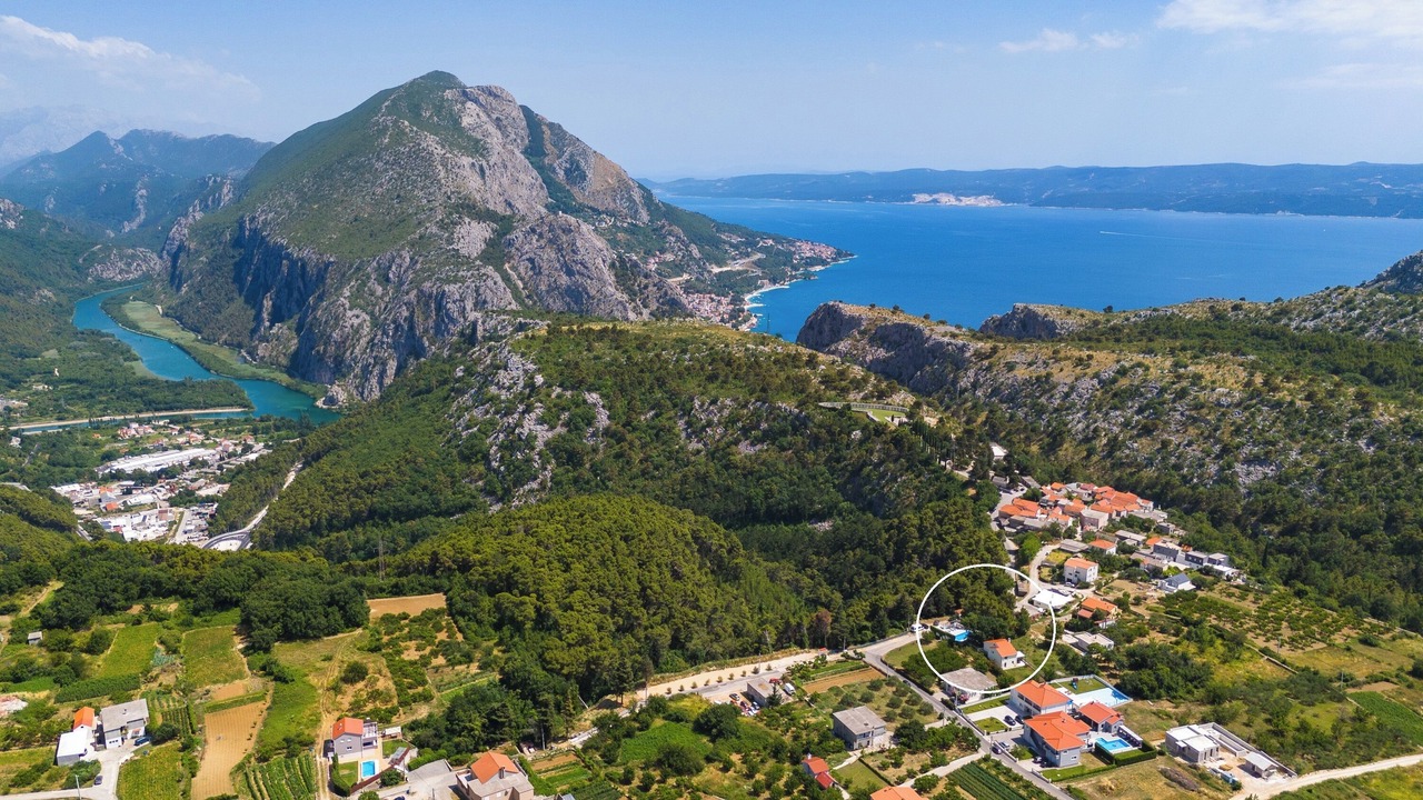 Photo of Others in Omis