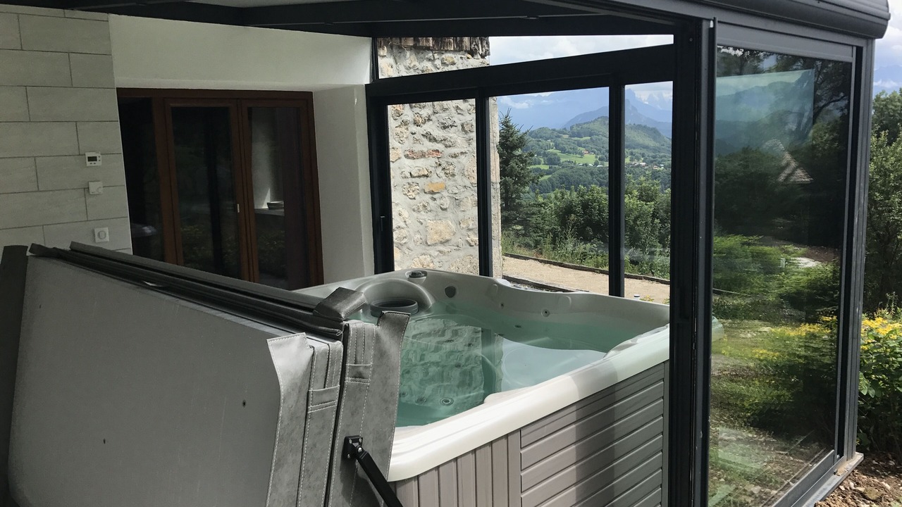 Photo of Outdoor in Onnion