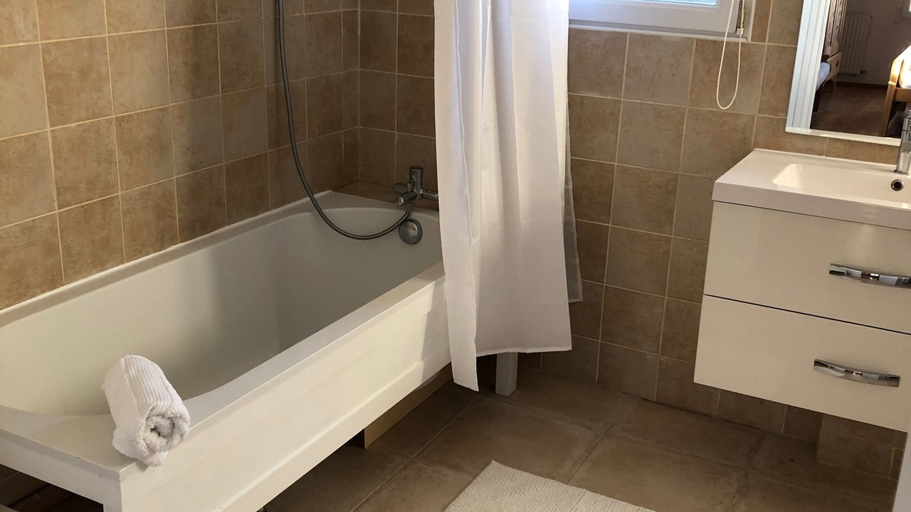 Photo of Bathroom in Bellegarde-du-Razes