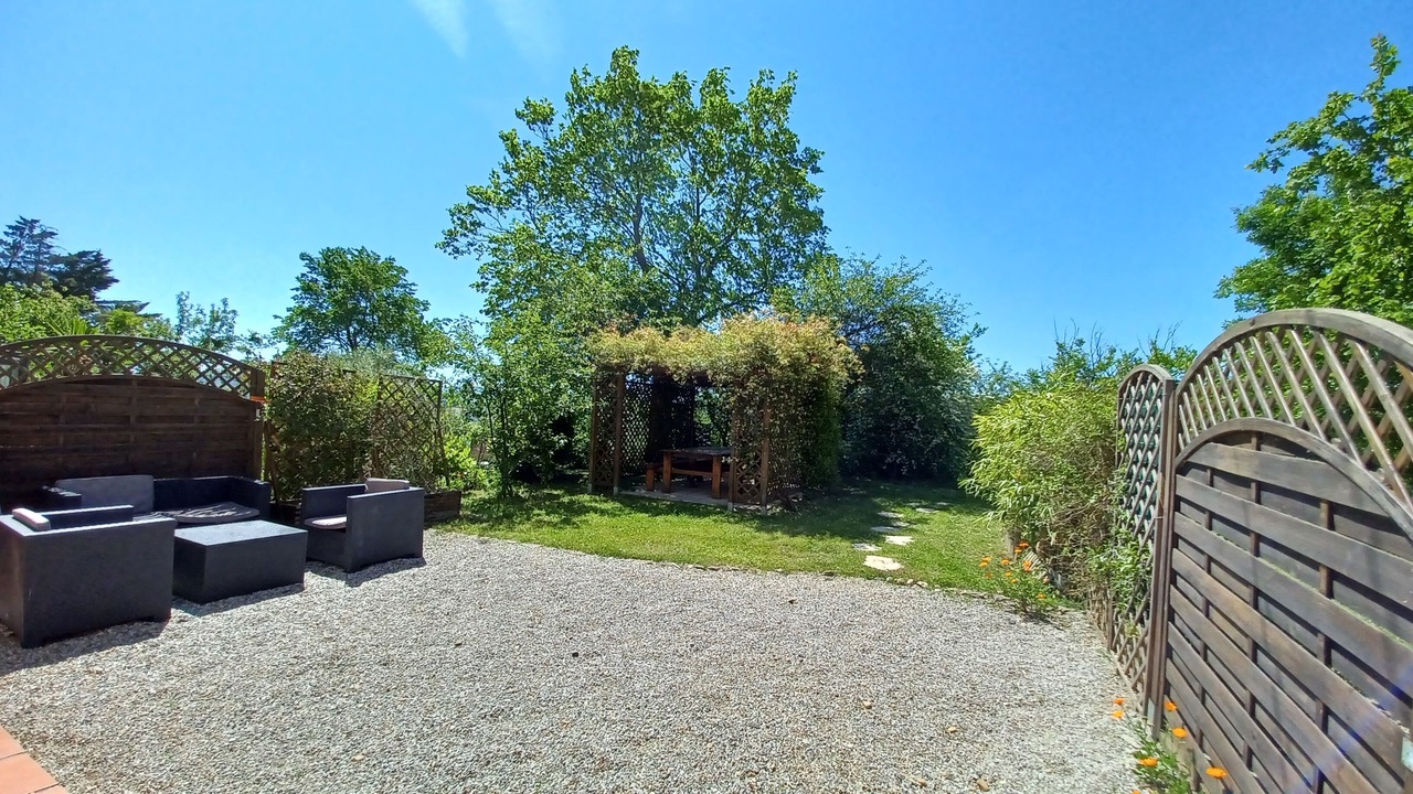 Photo of Patio Balcony in Gaja-la-Selve