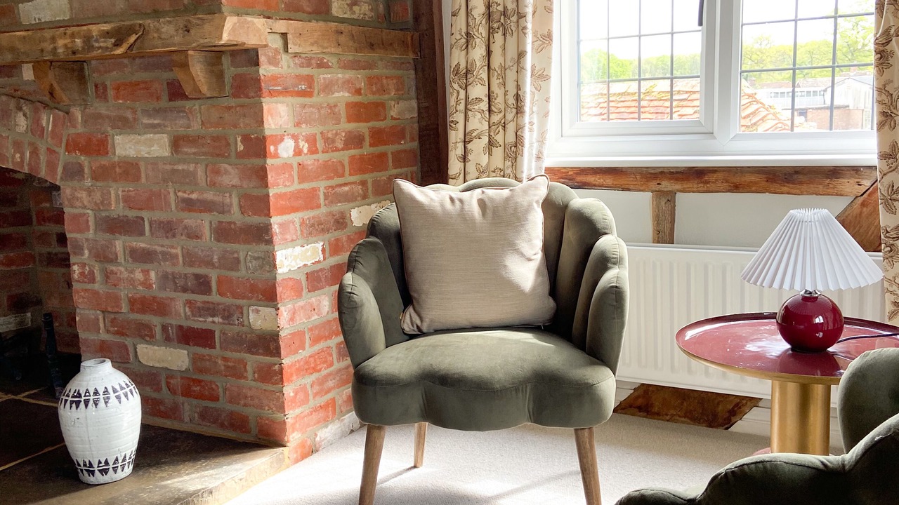 Photo of Livingroom in Godalming