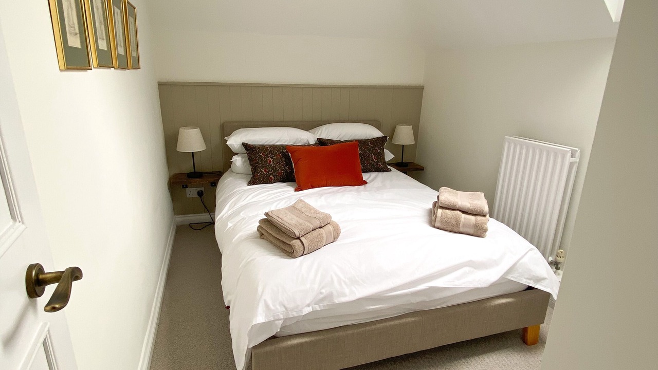 Photo of Bedroom in Godalming