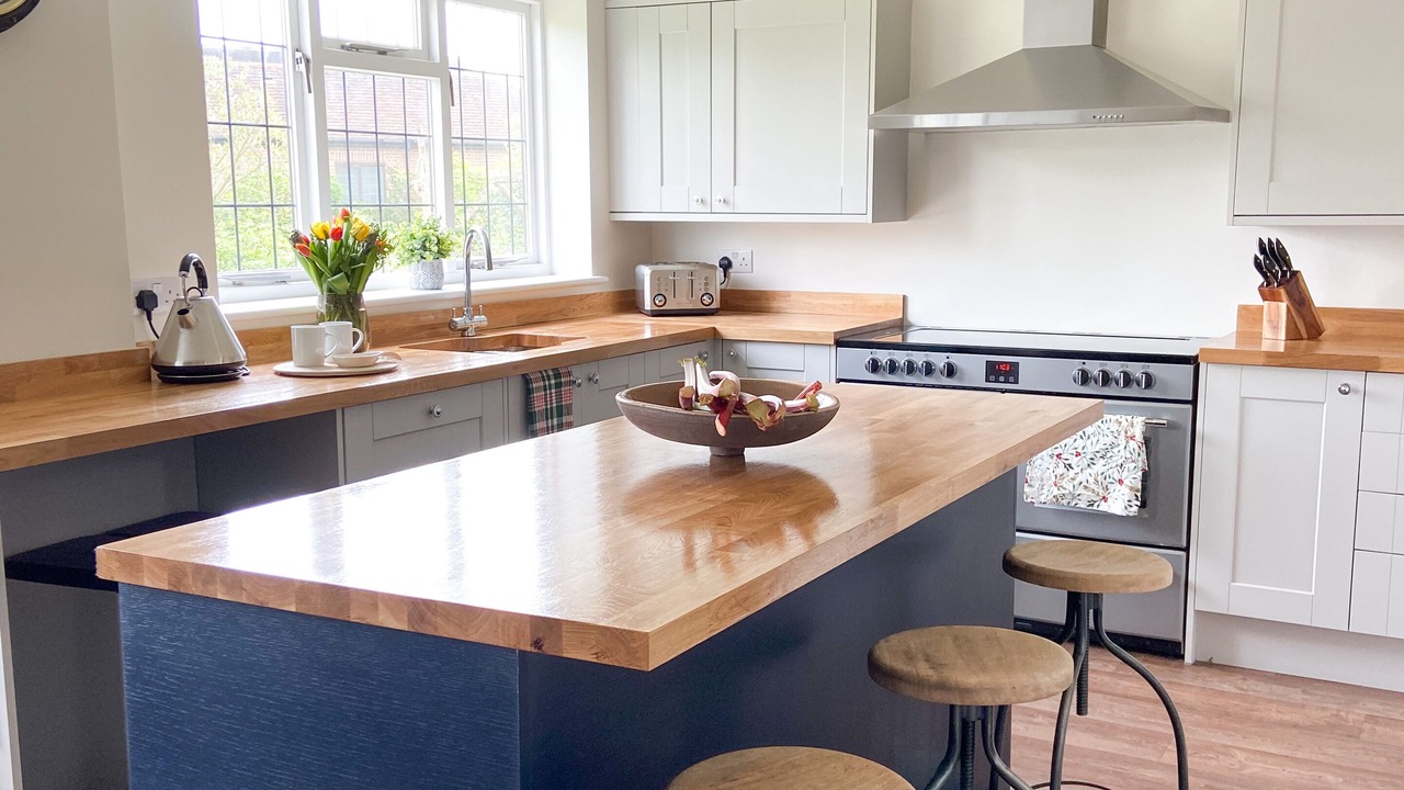 Photo of Kitchen in Godalming