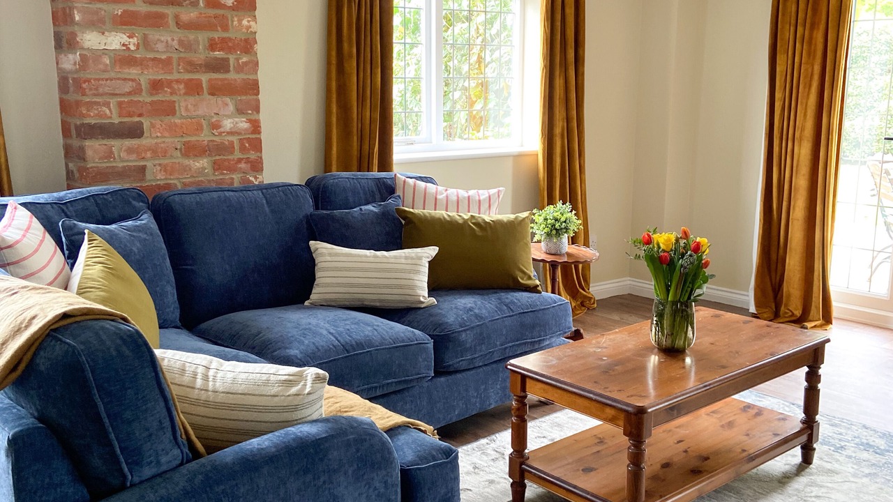 Photo of Livingroom in Godalming