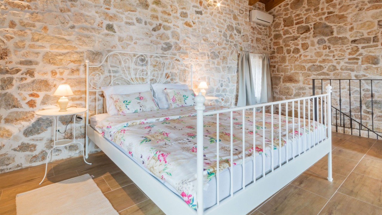 Photo of Bedroom in Baderna