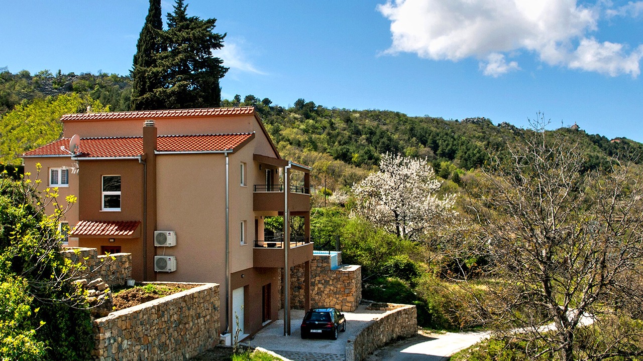 Photo of Others in Omis