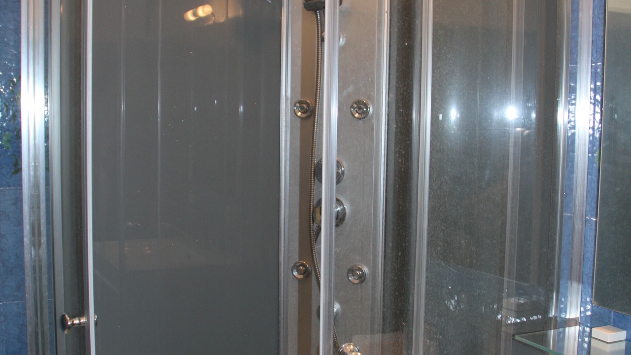 Photo of Bathroom in Messanges