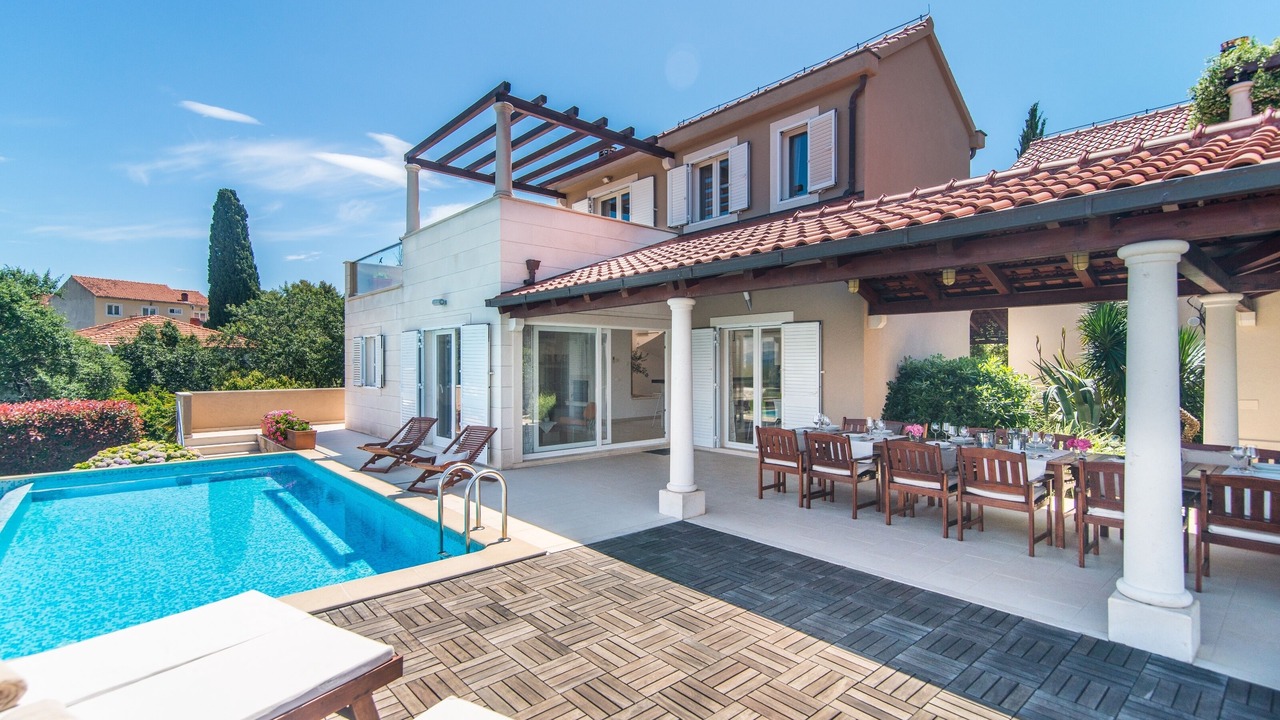 Photo of Outdoor in Mirce