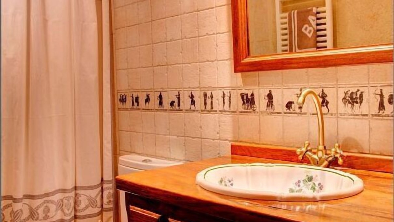 Photo of Bathroom in Charo