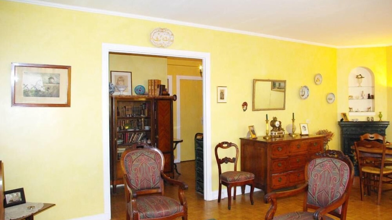 Photo of Livingroom in 8th Arrondissement