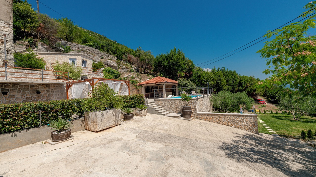 Photo of Outdoor in Popovici