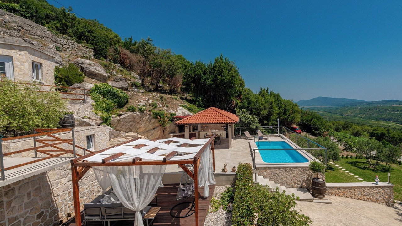 Photo of Outdoor in Popovici