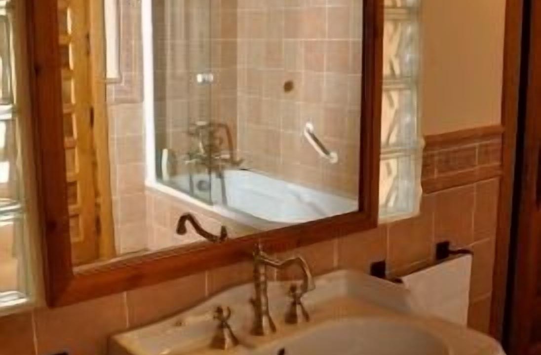 Photo of Bathroom in Canicosa
