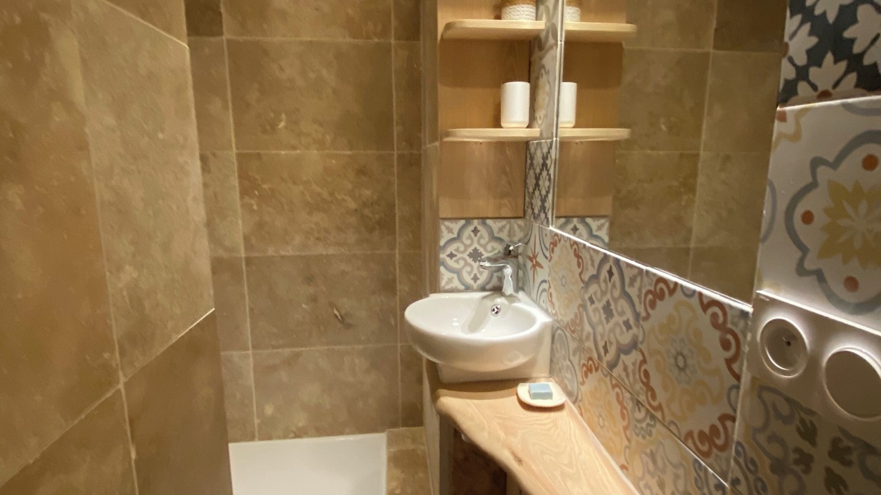 Photo of Bathroom in Piolenc