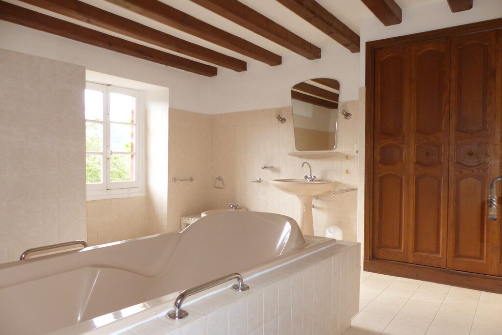 Photo of Bathroom in Souraide