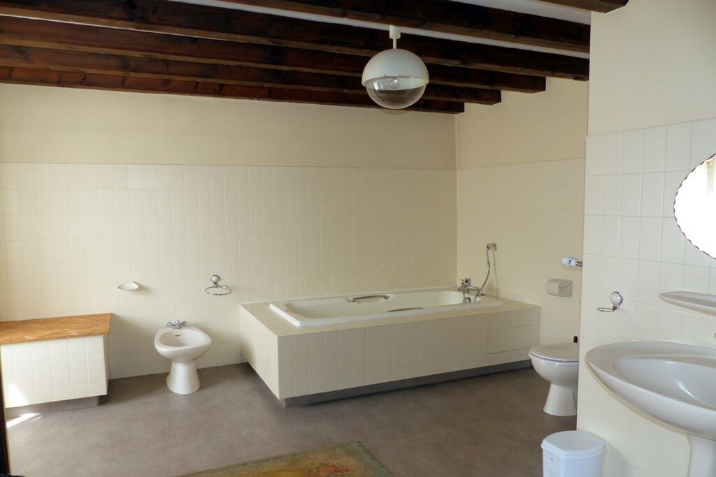 Photo of Bathroom in Souraide