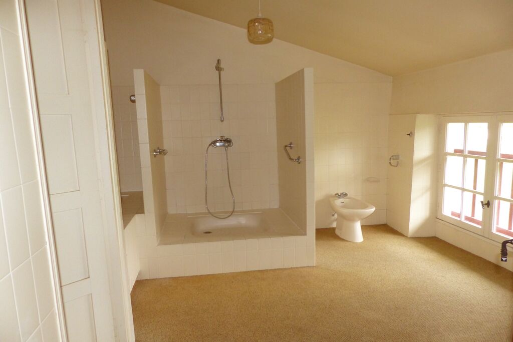 Photo of Bathroom in Souraide