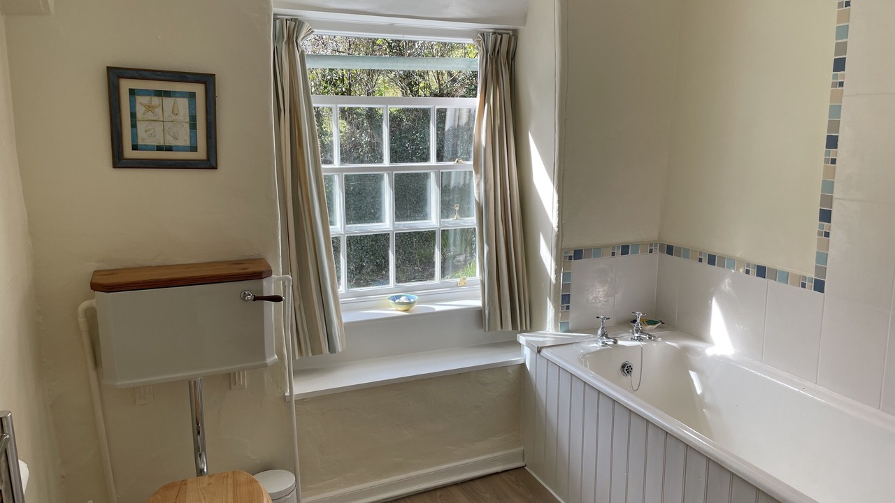 Photo of Bathroom in Boscastle