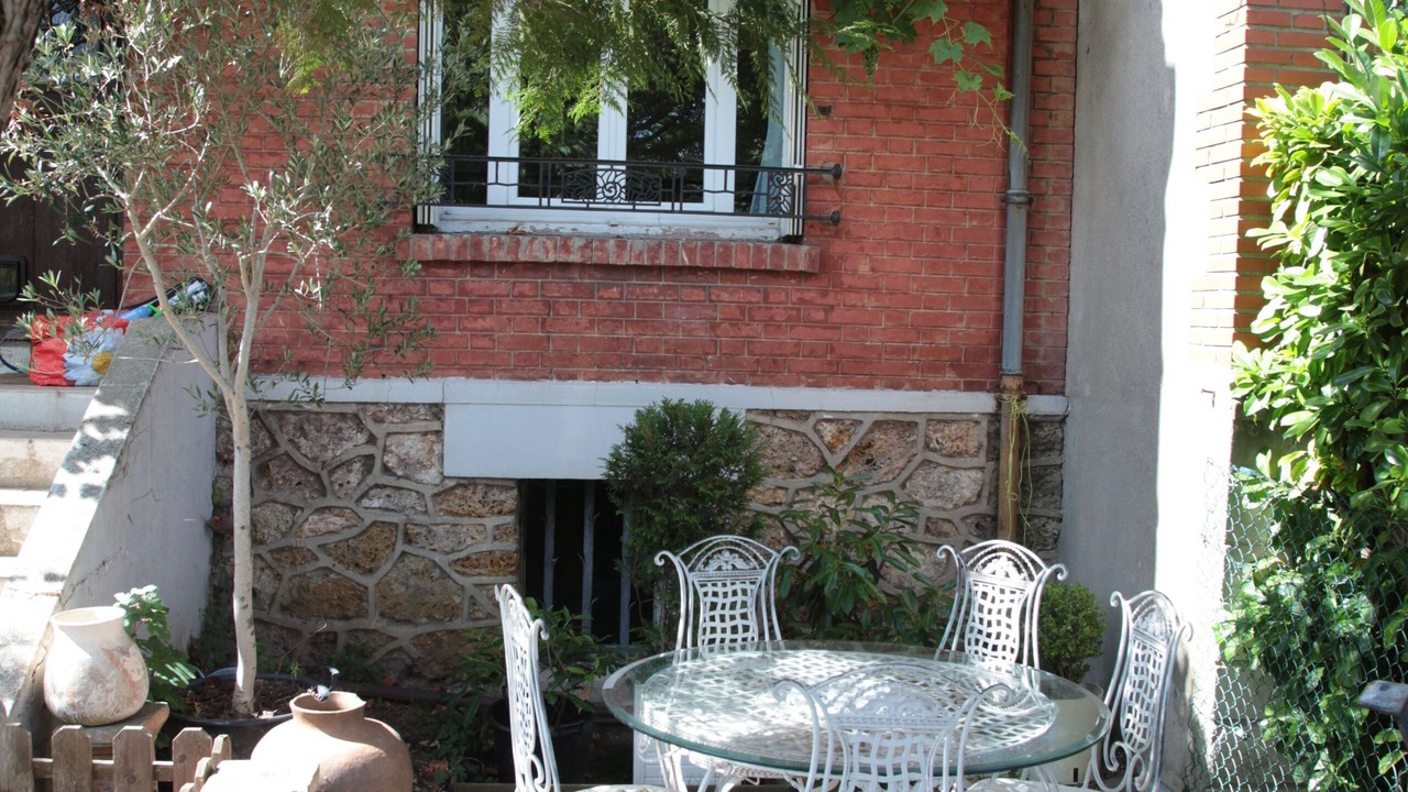 Photo of Outdoor in Sevres