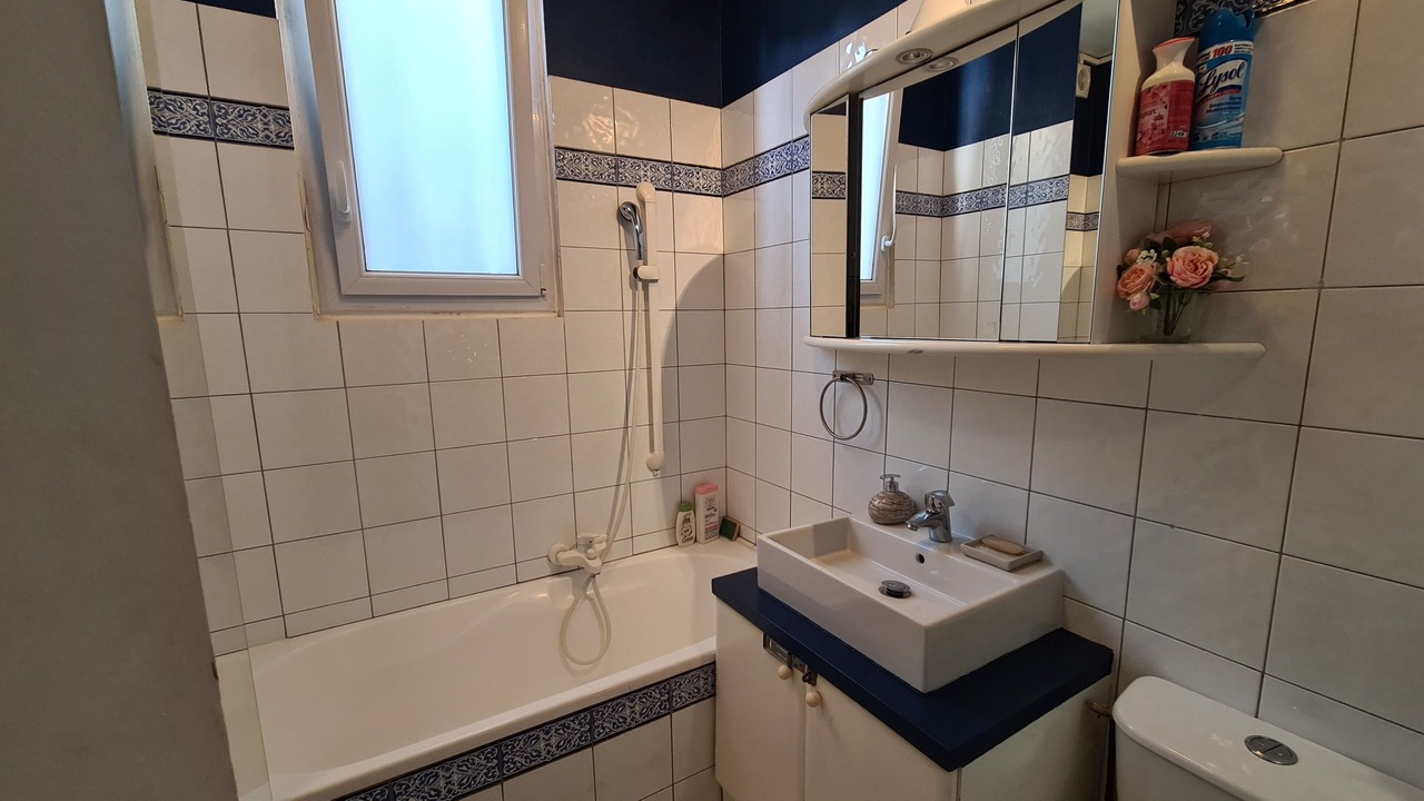 Photo of Bathroom in Sevres