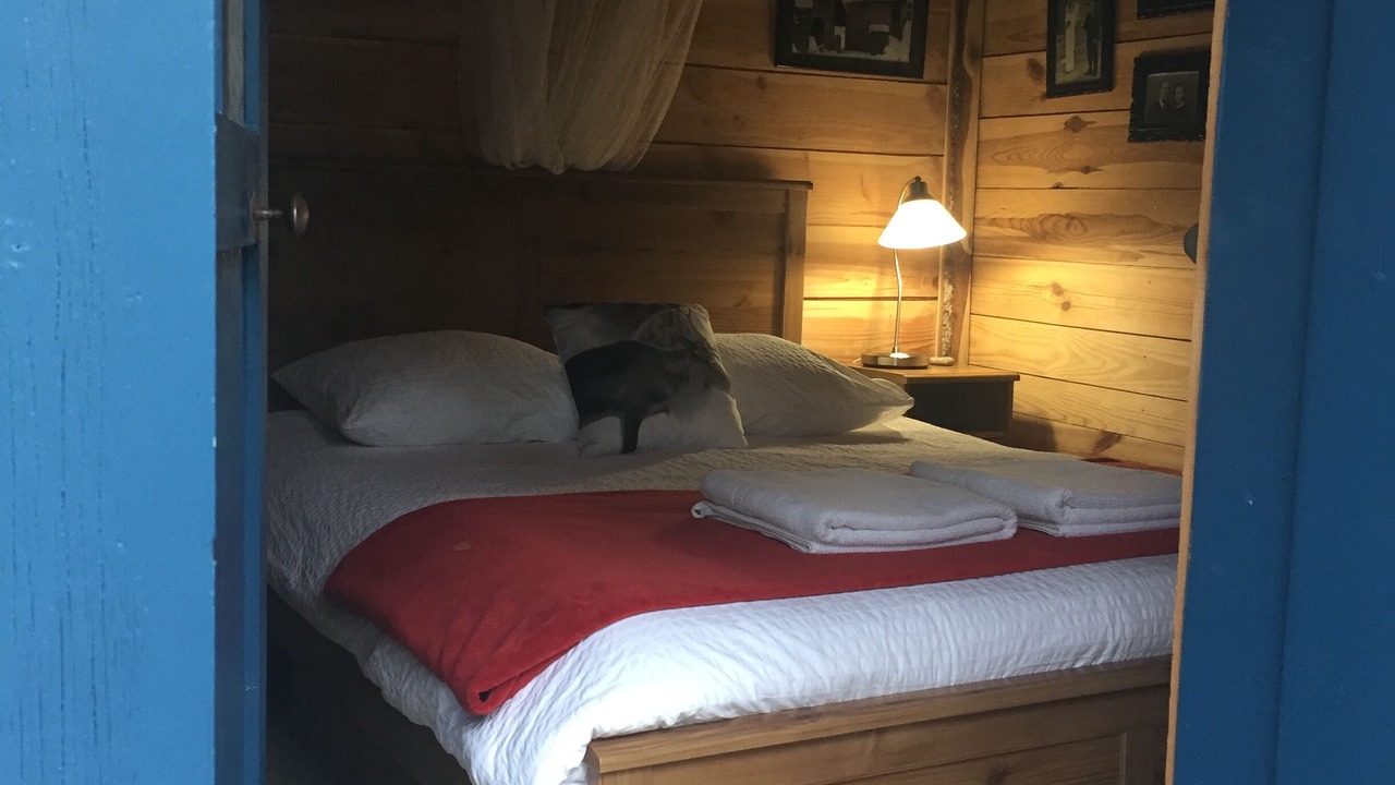 Photo of Bedroom in Campan