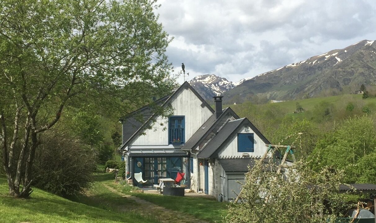 Photo of Outdoor in Campan