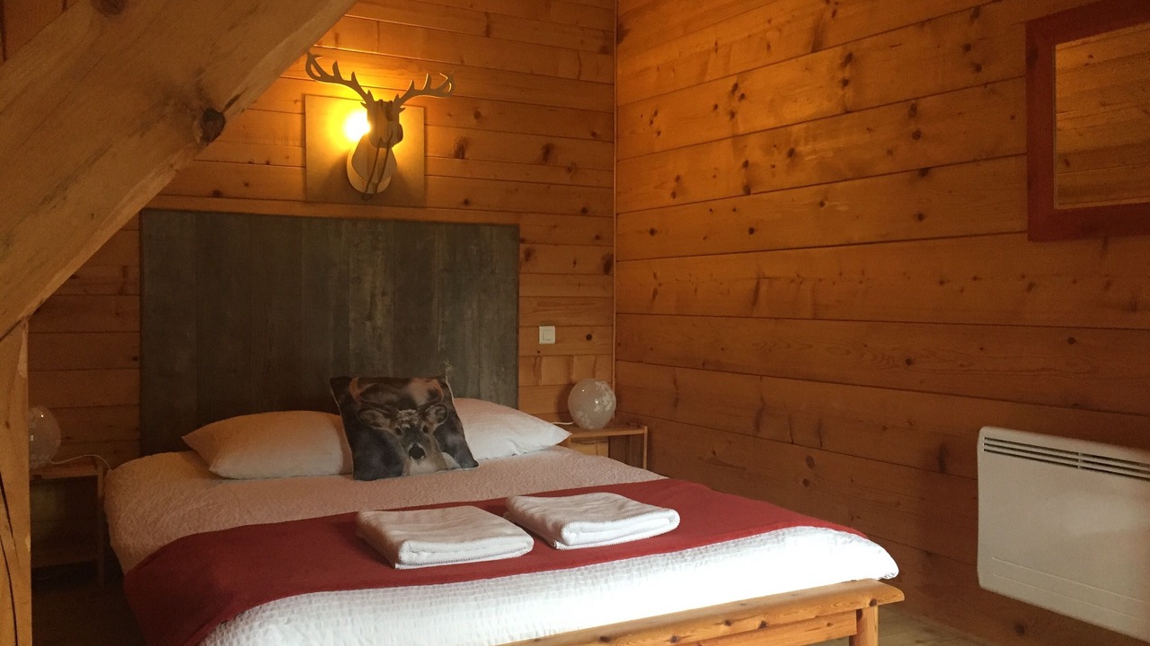 Photo of Bedroom in Campan