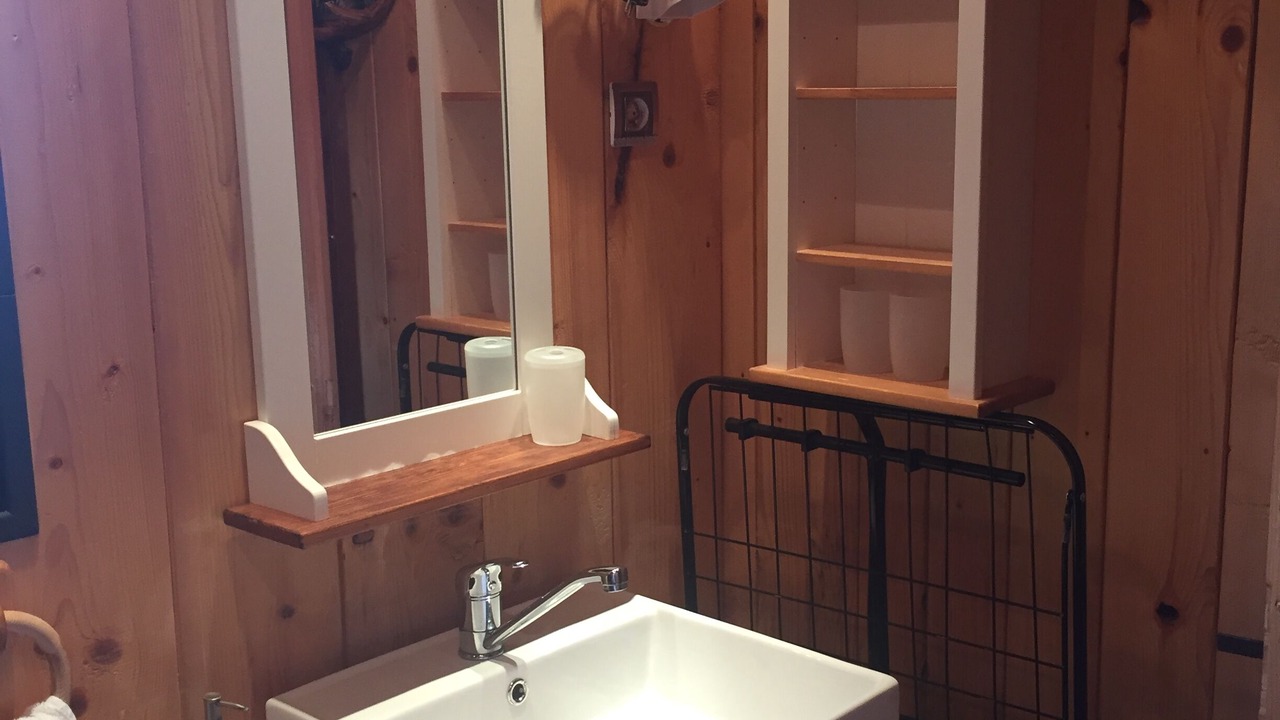 Photo of Bathroom in Campan